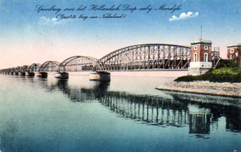 picture postcard with Moerdijk railway bridge