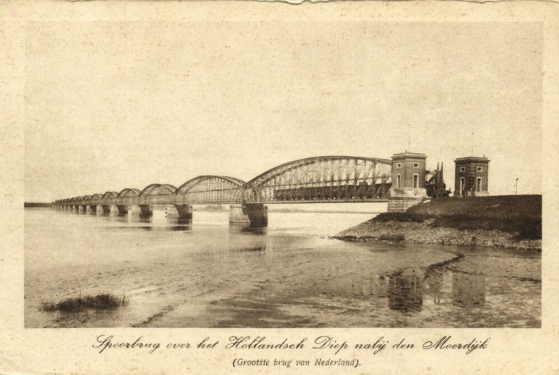 picture postcard with Moerdijk railway bridge